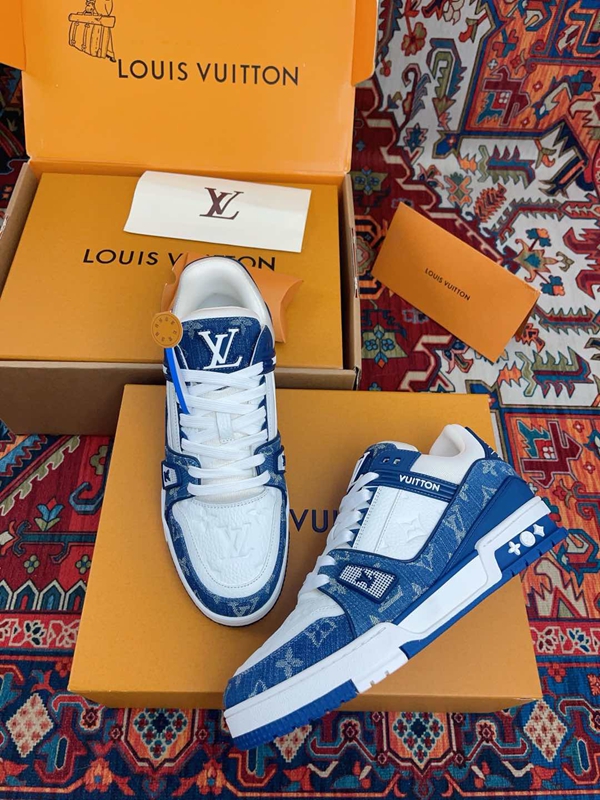 ルイヴィトン靴側面デザイン